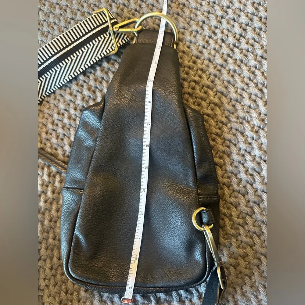 Urban Originals Black Crossbody Sling Bag with Patterned Strap - Picture 4 of 10